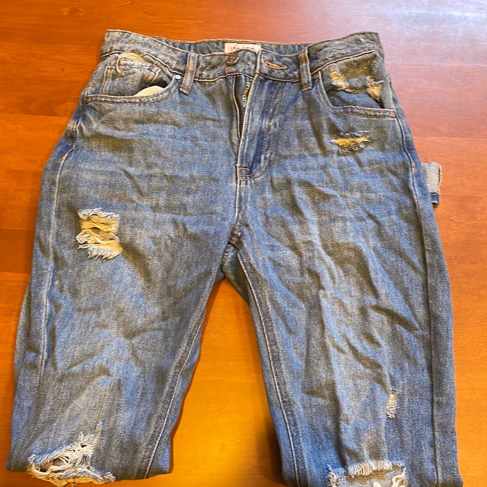 2 pairs of jeans